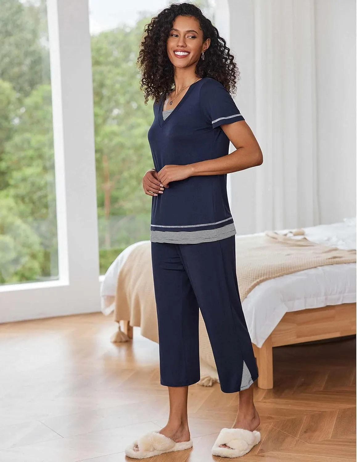 Ekouaer Capri Pajama Sets for Women Short Sleeve Tops Sleepwear Sleep Sets Pjs Sets Soft Two Piece Loungewear Sets