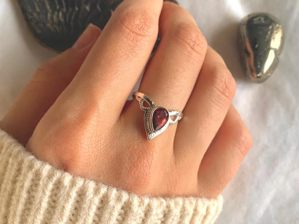 Garnet Ksenia Ring