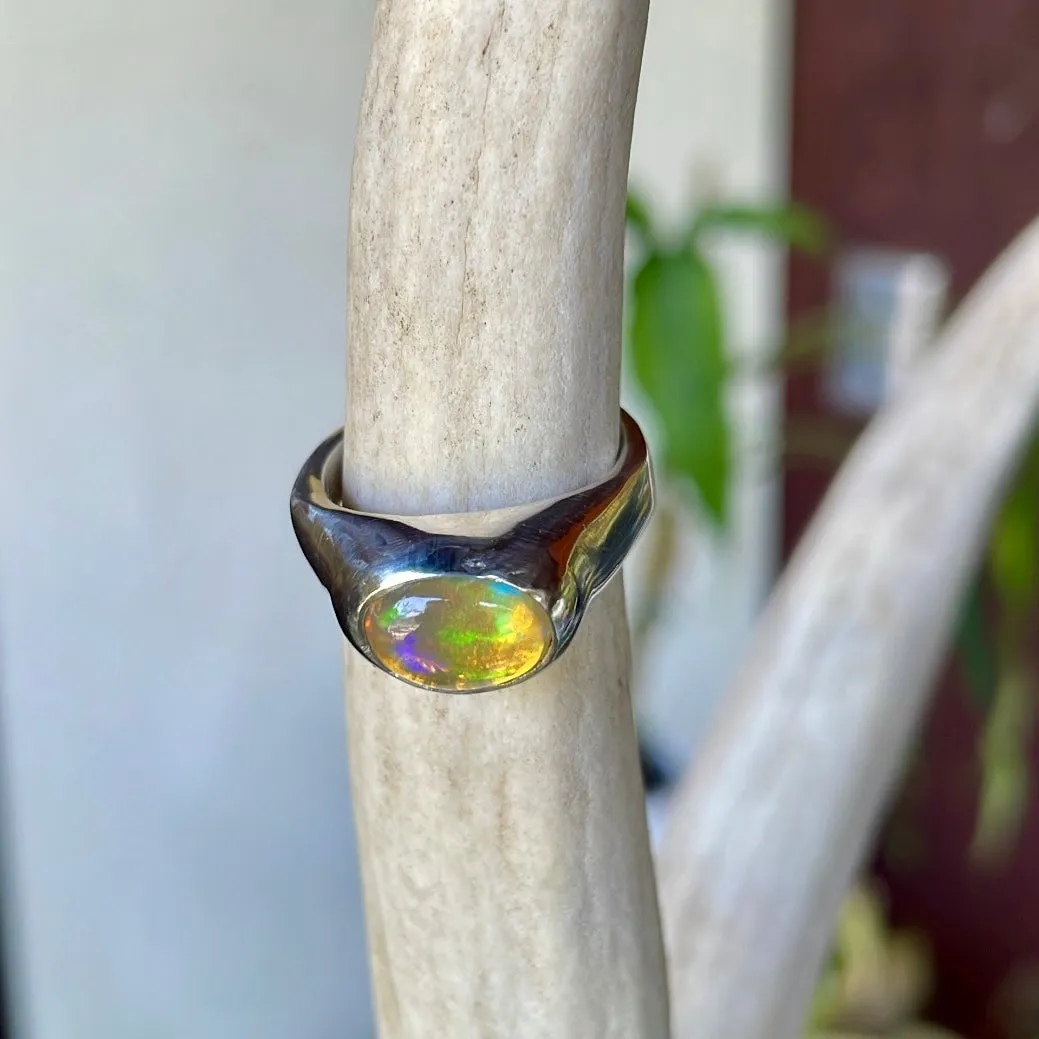 Opal oval top ring