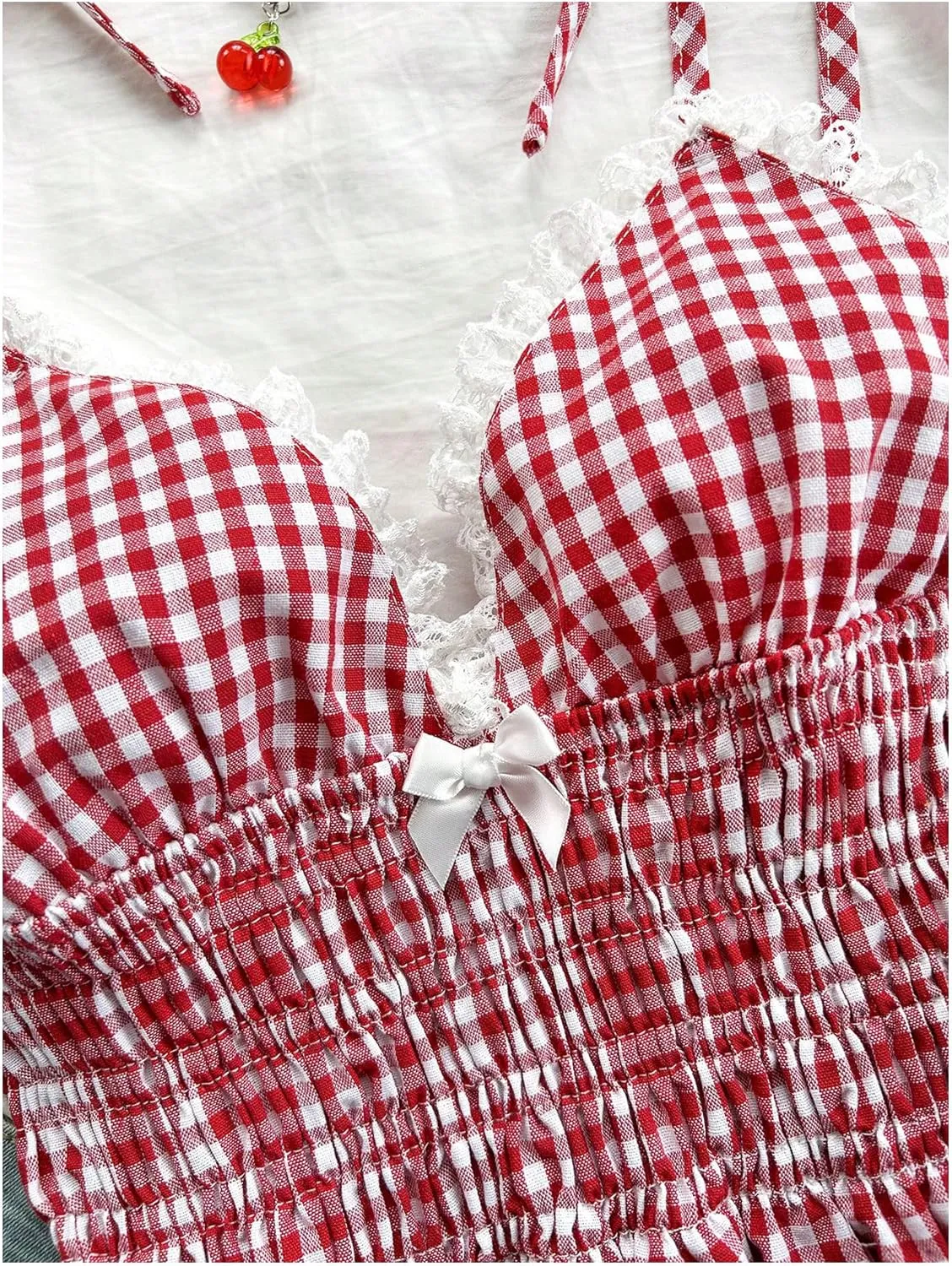 WDIRARA Women's Gingham Cami Crop Tops Plaid Contrast Lace V Neck Camisole Tops