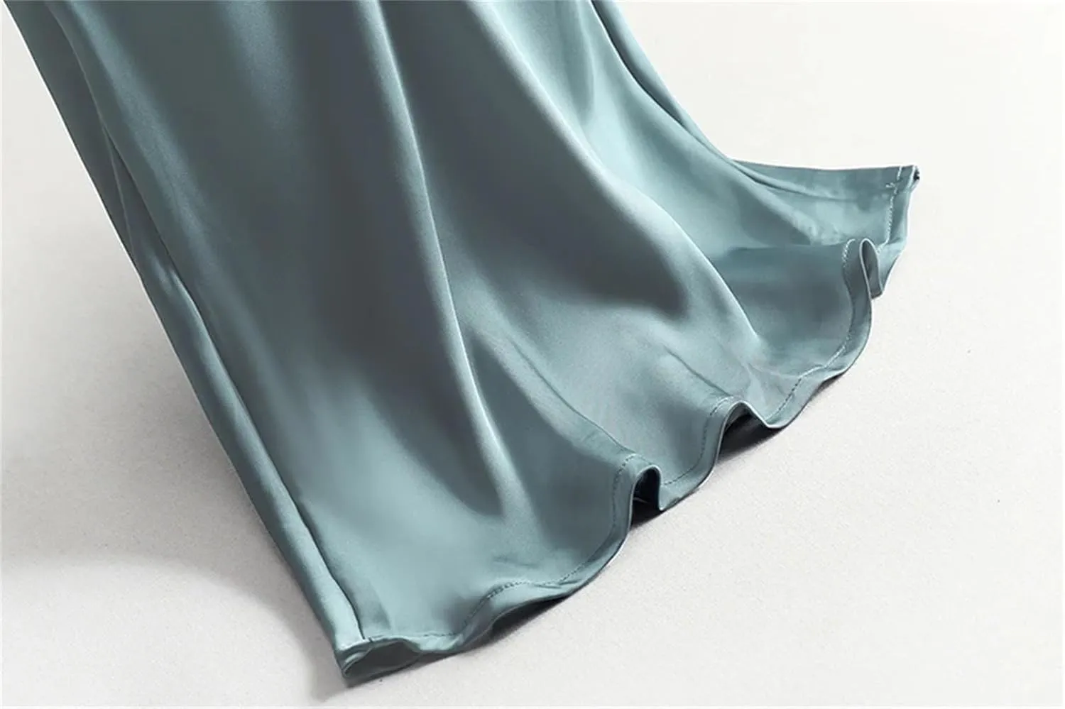 Women's Silk Satin Tank Tops for Women Trendy Summer Sexy Spaghetti Strap Sleeveless Camisole Camis Vest